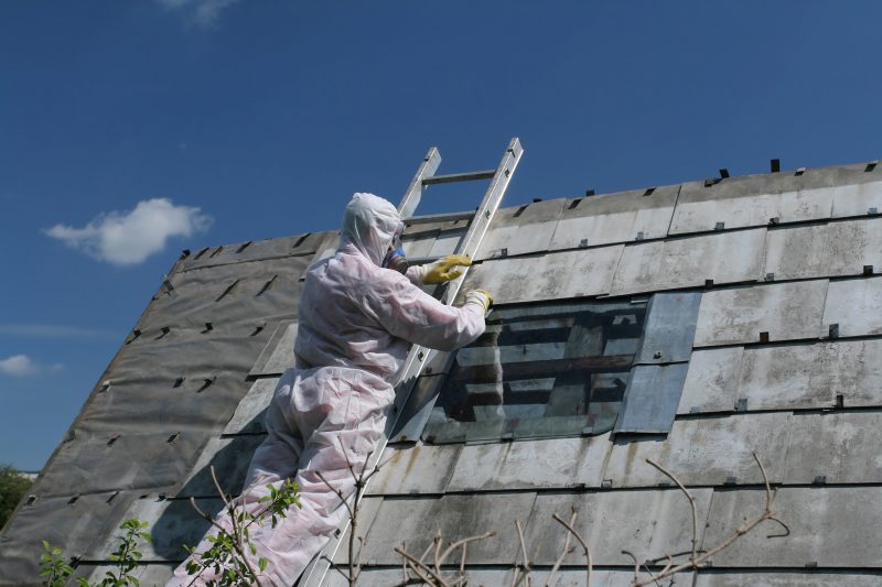What are the benefits of asbestos awareness training?